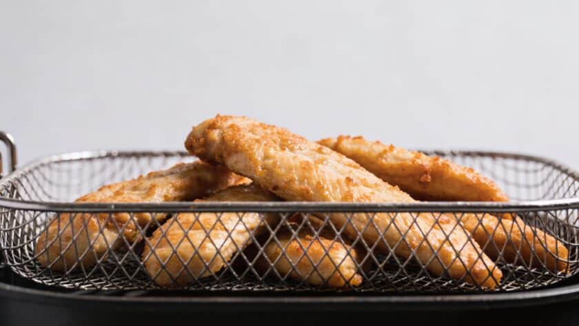 Aiguillettes de poulet dorees en panier dairfryer
